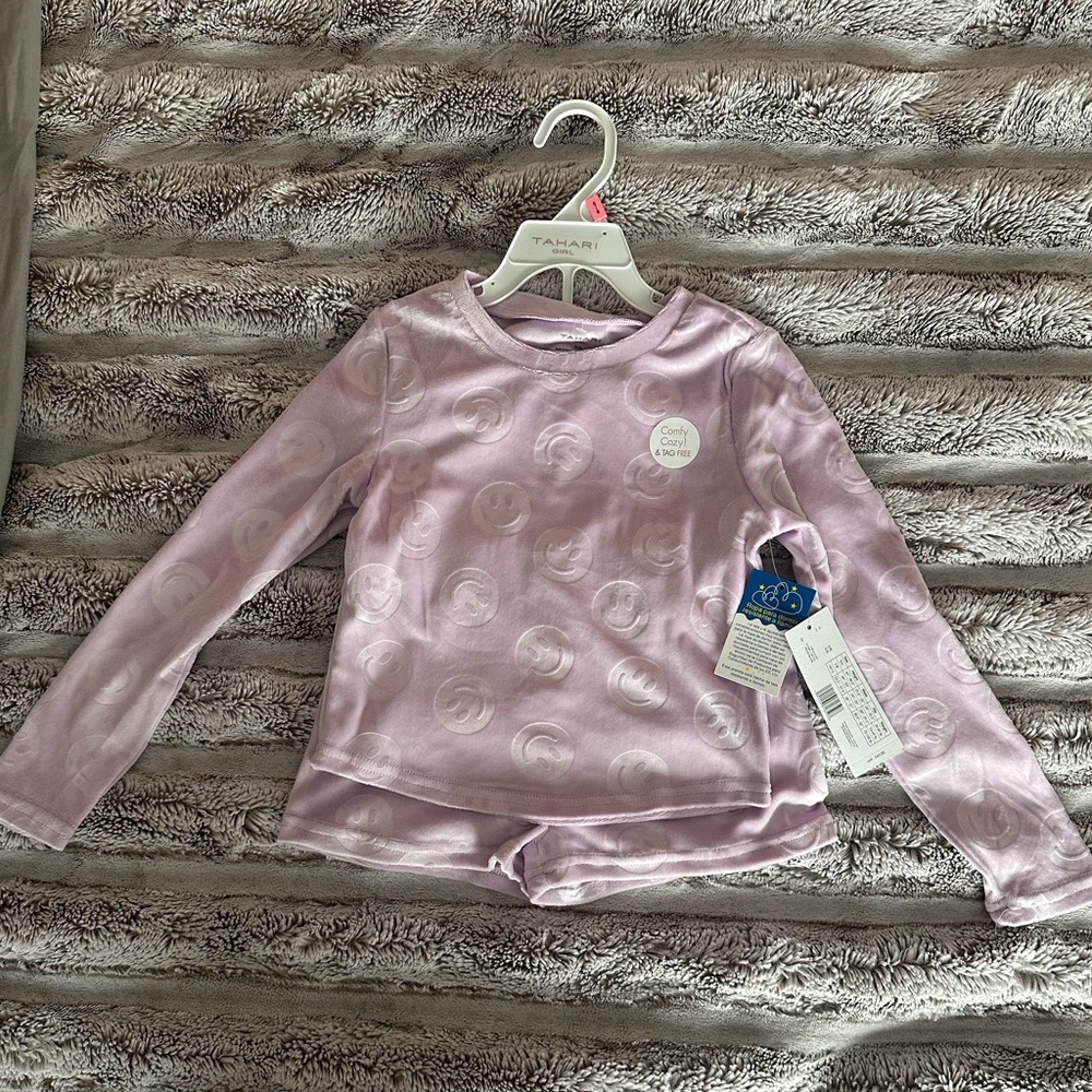 NWT! Tahari Girl 2 pc PJ set. Size 5/6